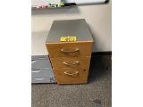 3-DRAWER FILING CABINET ON CASTERS