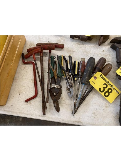 LOT: 14-ASSORTED TOOLS