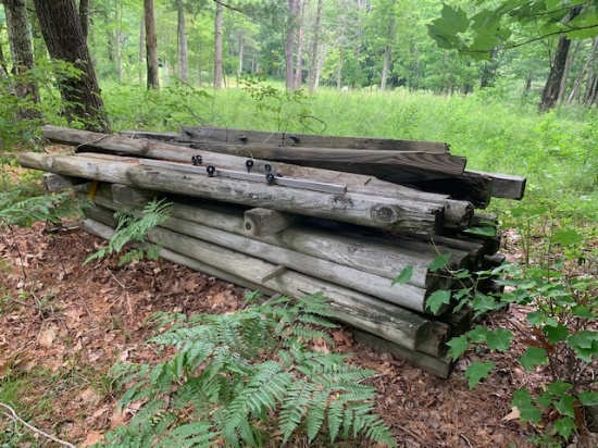 LOT: 30+/- FENCE POSTS