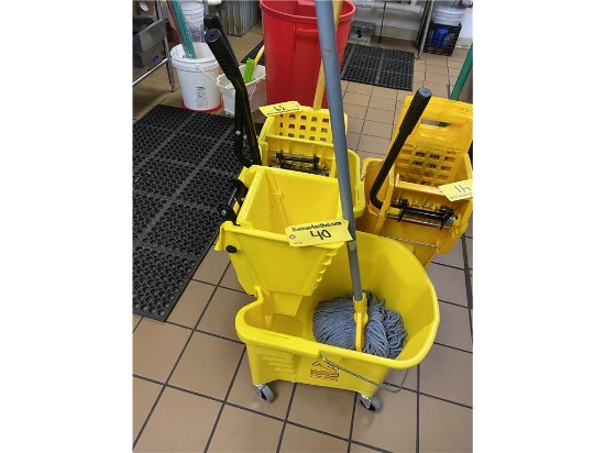 MOP BUCKET W/MOP