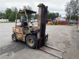 CLARK CFY60 LP FORKLIFT, 6-CYL, LP GAS, 4,112 HOURS, 6,000LB CAPACITY, 147