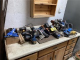 LOT: ASSORTED RYOBI, RIDGID, PORTER CABLE CORDLESS TOOLS & DEWALT RIGHT ANGLE GRINDER