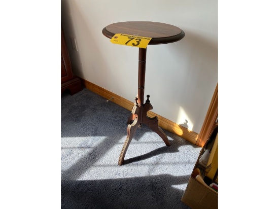 VINTAGE CANDLESTICK TABLE