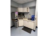 FLR 2: LOT: NESCAFE ALEGRIA COFFEE MACHINE, GE MICROWAVE, 4-SLICE TOASTER, S/S SINK, SOAP