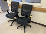 FLR 2: (2) MESH BACK & BOTTOM SWIVEL OFFICE CHAIRS