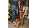 FLR B2: LOUISVILLE 8' FIBERGLASS STEP LADDER