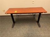 FLR B2: ADJUSTABLE HEIGHT WORK TABLE