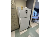 FLR 1: FRIGIDAIRE REFRIGERATOR/FREEZER