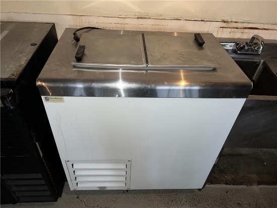 EXCELLENCE INDUSTRIES MODEL HFF-2HC 31 1/2" ICE CREAM DIPPING CABINET