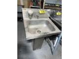 STAINLESS STEEL 1-BAY SINK W/FOOT PEDALS