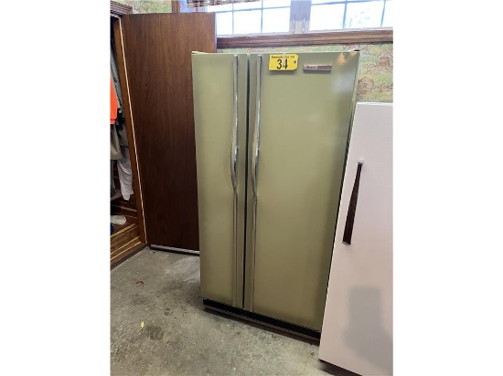WHIRLPOOL SIDE-BY-SIDE REFRIGERATOR/FREEZER