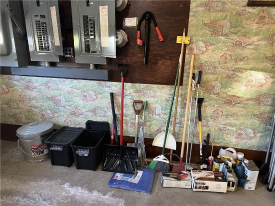 LOT: STORAGE CONTAINERS, BROOMS, RAKE SHOVELS, MOBIL ONE OIL, MISC. FLASH LIGHTS