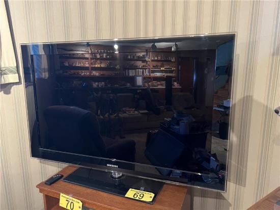 2009 SAMSUNG LN48B840R3F 48" TV W/ DVD & VHS