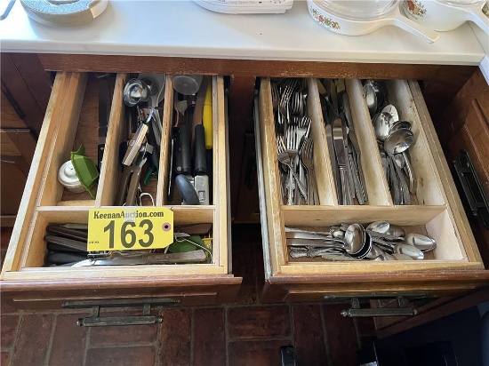 CONTENTS IN 6-DRAWERS