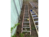 28' FIBERGLASS EXTENSION LADDER