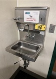 ADVANCE TABCO STAINLESS STEEL HAND SINK & DISPENSER