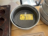 LOT: 2-CAKE TINS