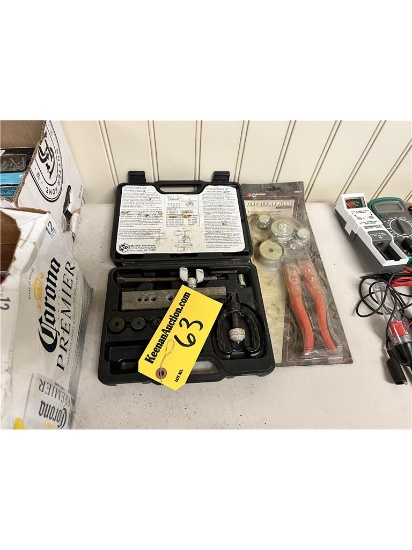 LOT: PIPE CUTTER & TUBE BENDER PLIERS