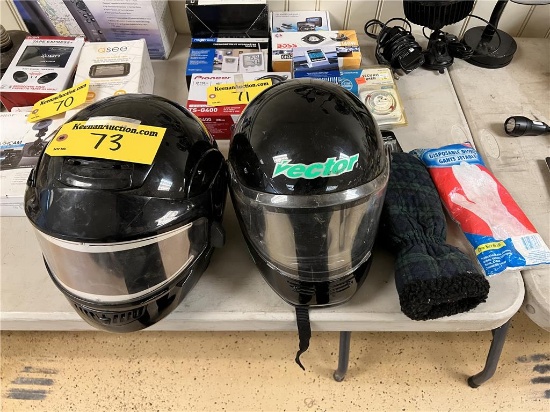 LOT: MOTORCYCLE HELMETS, GLOVES