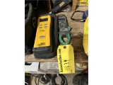 LOT: FIELDPIECE DUAL PORT MANOMETER & COMMERCIAL ELECTRIC CLAMP METER
