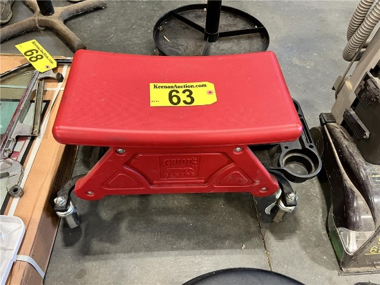 GRIOT'S GARAGE SHOP STOOL