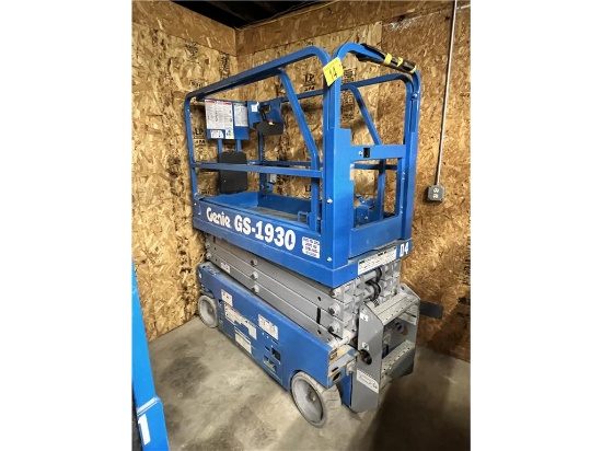 2017 GENIE GS-1930 SCISSOR LIFT, HOURS: 119.4, S/N: GS30P-166324