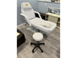 PROFESSIONAL SPA TREATMENT CHAIR WITH STOOL & HEATING PAD