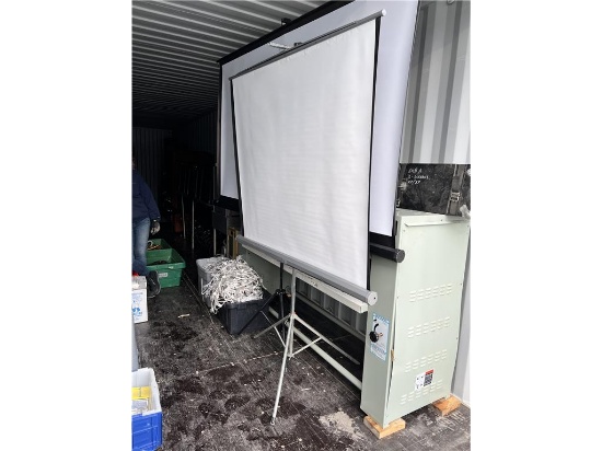 58" X 50" PROJECTION SCREEN