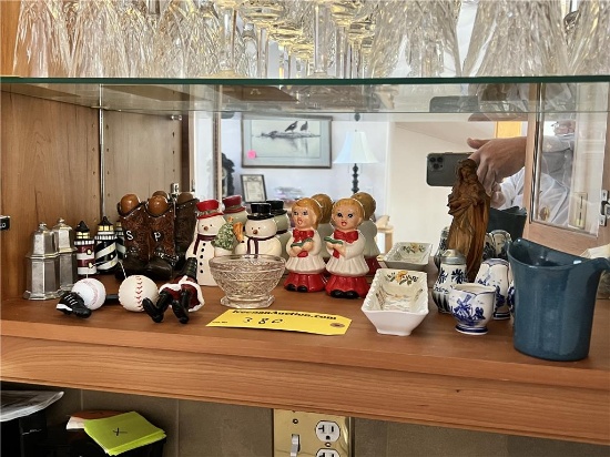 LOT OF ASSORTED COLLECTIBLES: SALT & PEPPER SHAKERS, GLASSWARE, MISC.