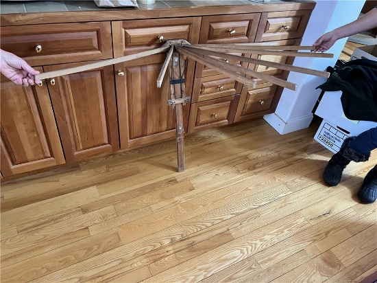 VINTAGE "FAVORITE'S" CLOTHES DRYING RACK