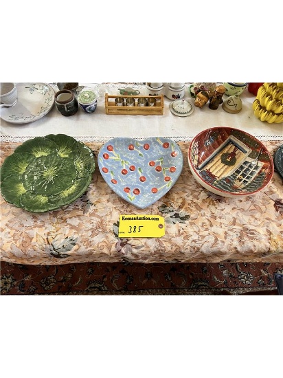 LOT: 3-HOLIDAY PLATES