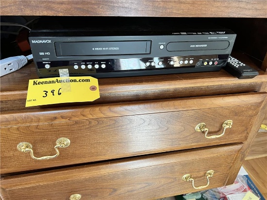 MAGNAVOX DVD/VCR PLAYER WITH REMOTE