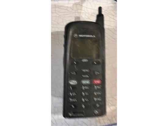 VINTAGE MOTOROLA CELLULAR TELEPHONE
