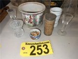LOT OF ASSORTED GLASSWARE