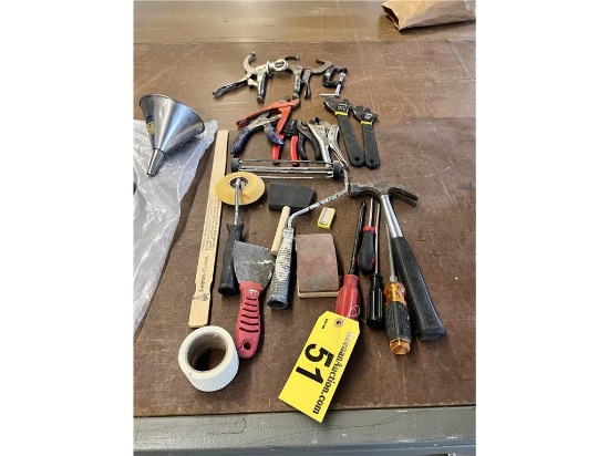 FLOOR 1: LOT: PAINT SUNDRIES, HAND TOOLS, VISE GRIPS & CUTTERS