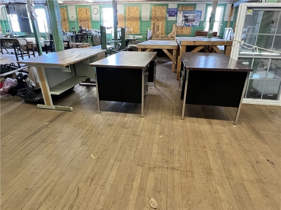 FLOOR 3: (4) ASSORTED PEDESTAL DESKS WITH 1-PORTABLE DESK