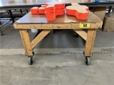FLOOR 1: (5) 4'X4'X32