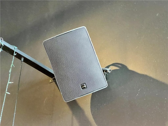 $BID PRICE X 2 - (2) COMMUNITY CS8 60W WALL MOUNT SPEAKERS