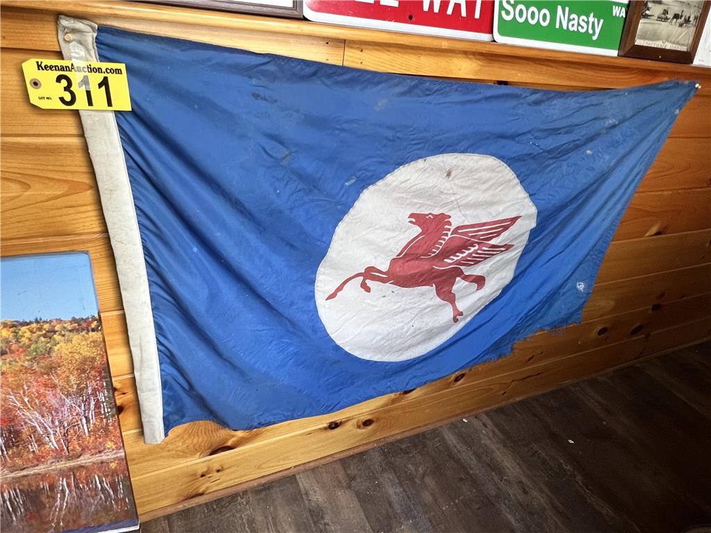 VINTAGE MOBIL PEGASUS FLAG, 5' X 3' | Proxibid