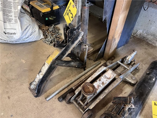LOT: 2-TON FLOOR JACK & CAR JACK