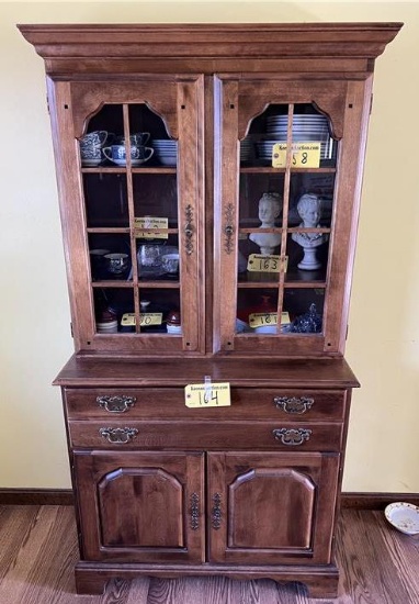 TEMPLE STEWART EARLY AMERICAN 2-PC MAPLE HUTCH