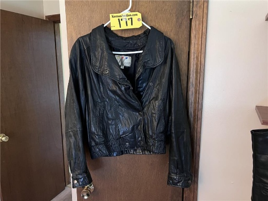 WILSON LEATHER SIZE MEDIUM JACKET