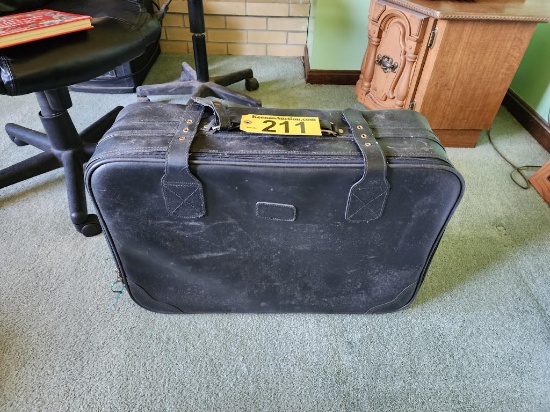 25"W CARRY-ON BAG