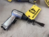 PNEUMATIC CHISEL