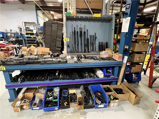 LOT: CONTENTS ON BENCH & PARTS RACK, GUN CASE