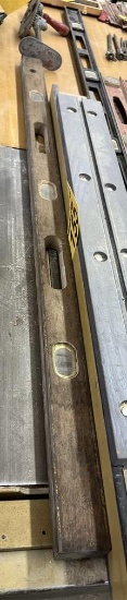 4' WOODEN LEVEL
