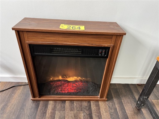 HAMPTON BAY 1400W ELECTRIC FIREPLACE SPACE HEATER