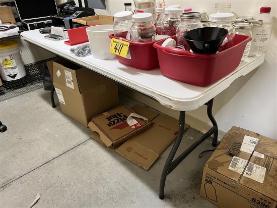 LIFETIME 6' FOLDING TABLE