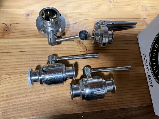 LOT OF STAINLESS STEEL VALVES & FITTINGS