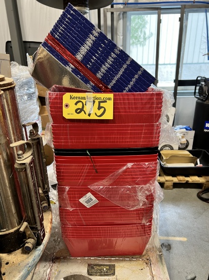 LOT OF ASSORTED PLASTIC CONTAINERS